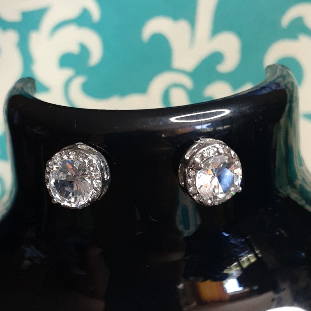 18K White GoldF White Sapphire Halo Earring - Picture 2 of 15